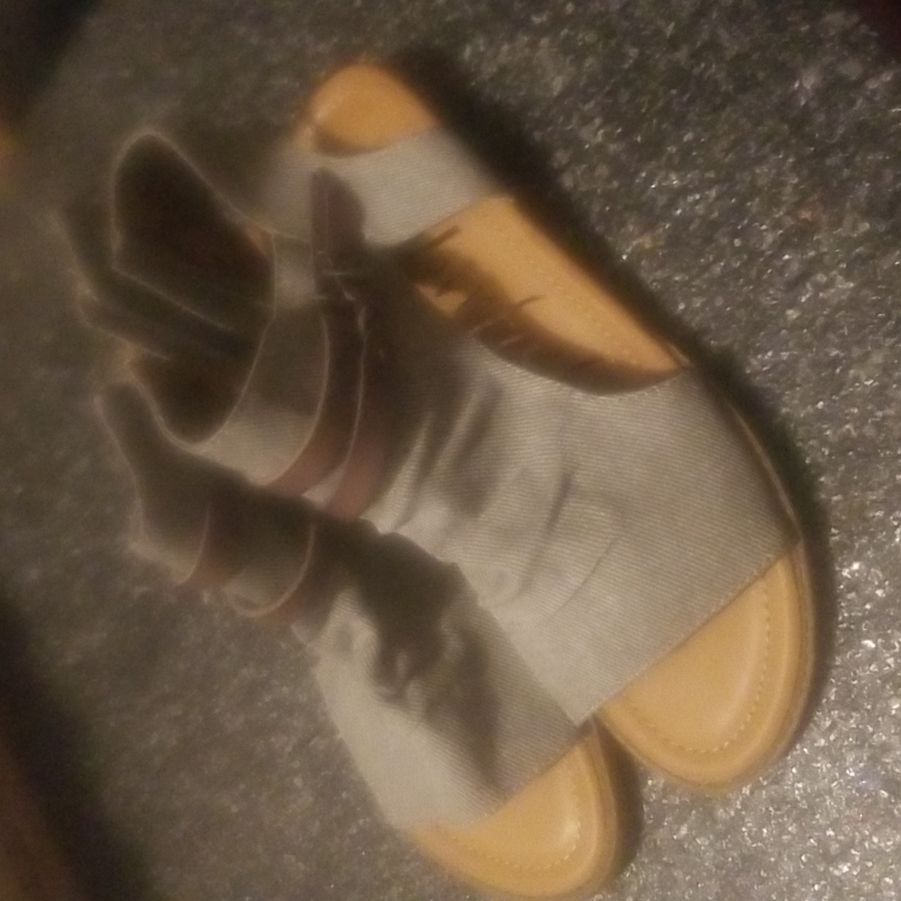 Blowfish sandal